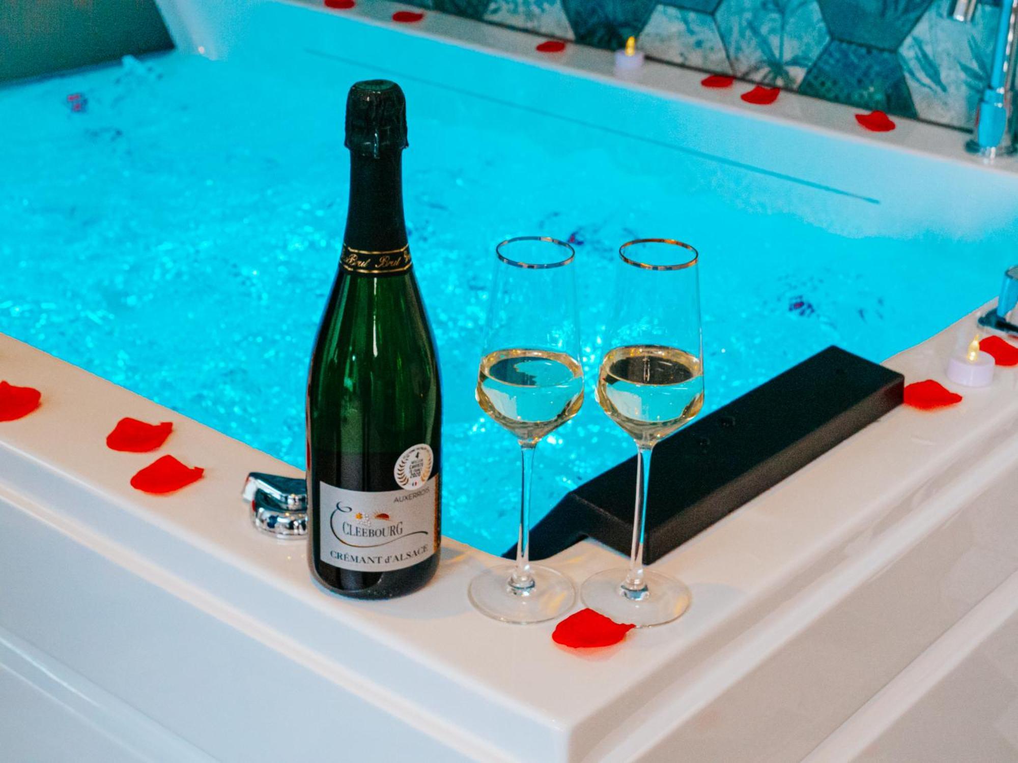 L'Oasis Tropicale, Jacuzzi, Love Room روبينهيم المظهر الخارجي الصورة