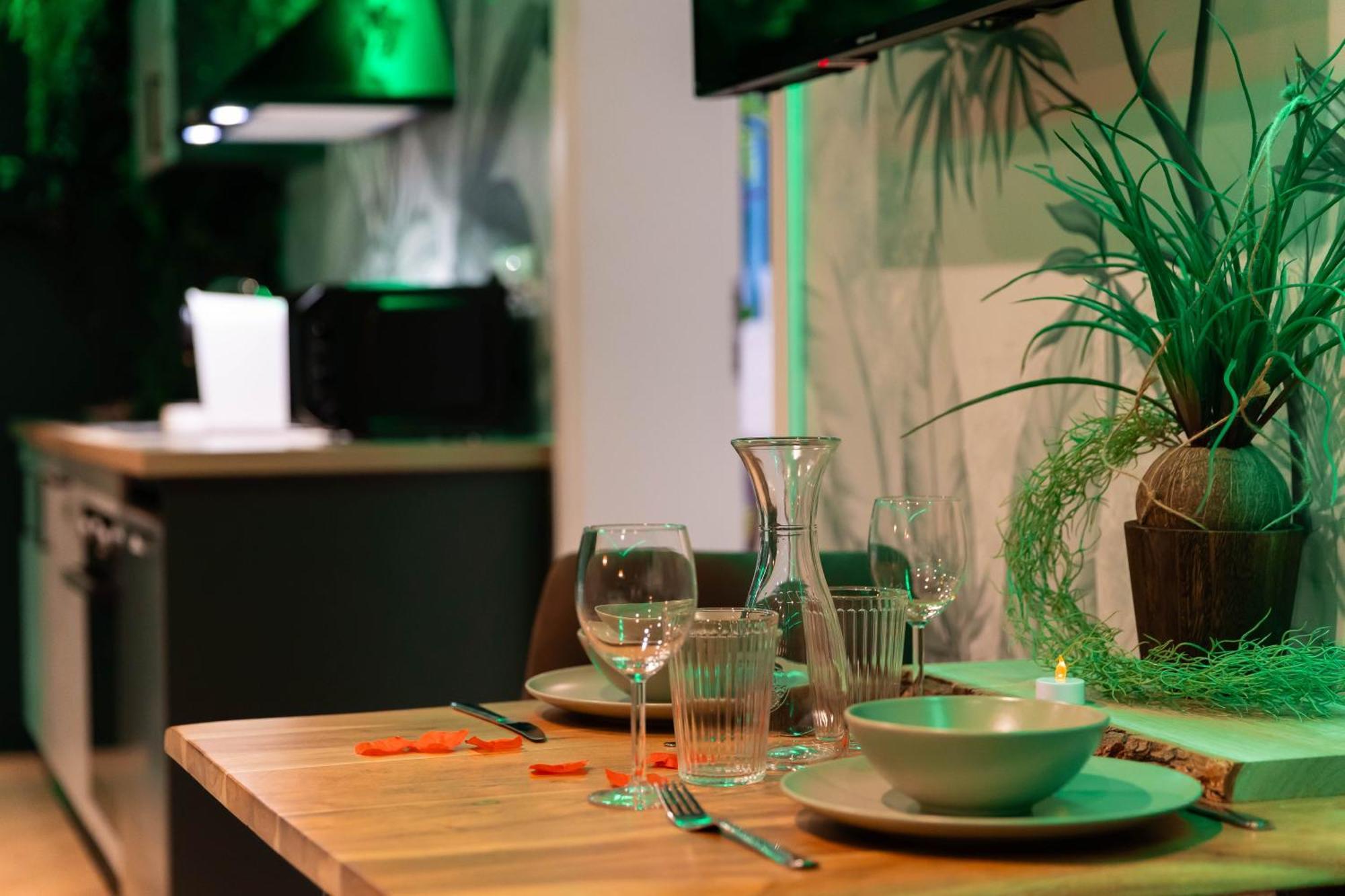 L'Oasis Tropicale, Jacuzzi, Love Room روبينهيم المظهر الخارجي الصورة