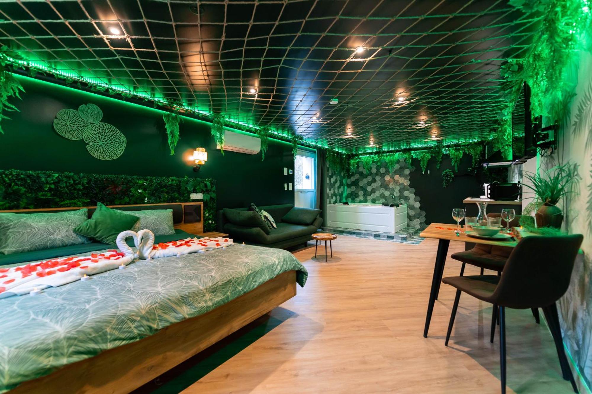 L'Oasis Tropicale, Jacuzzi, Love Room روبينهيم المظهر الخارجي الصورة